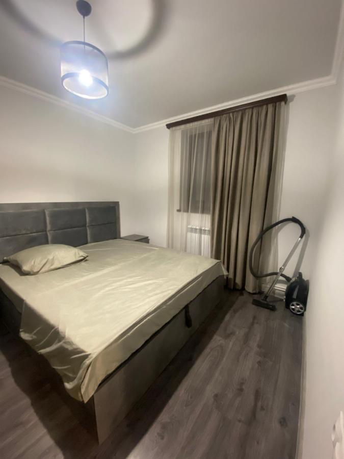 2 Cosy Apartment In Townhouse Near Airport Evn Geghanist  Buitenkant foto