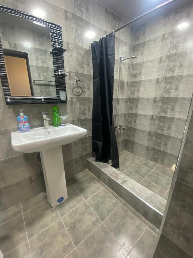 2 Cosy Apartment In Townhouse Near Airport Evn Geghanist  Buitenkant foto