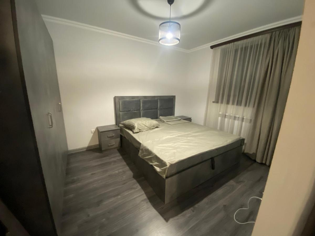 2 Cosy Apartment In Townhouse Near Airport Evn Geghanist  Buitenkant foto